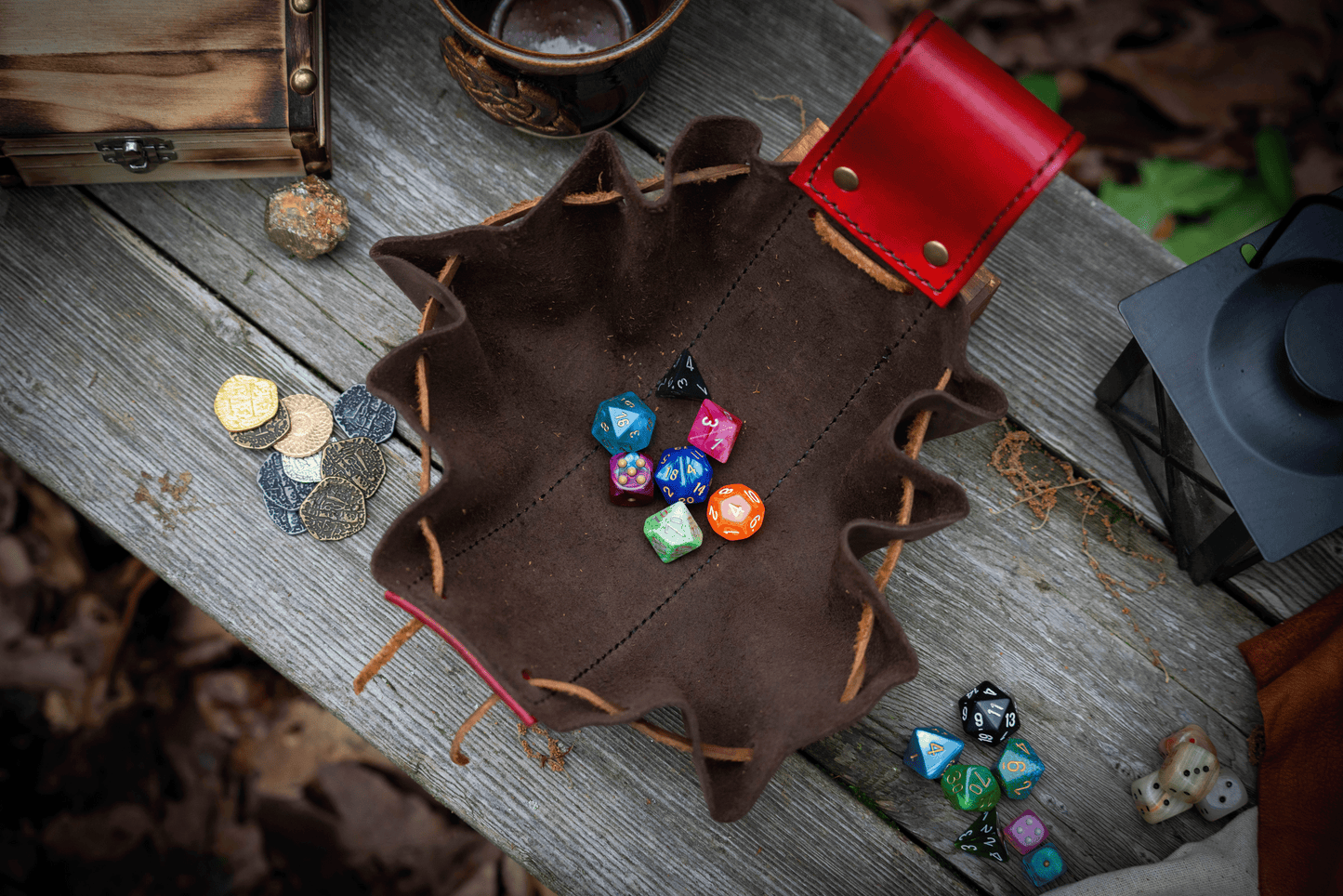 Wanders Pouch Dragon - Brass Painted Tooling